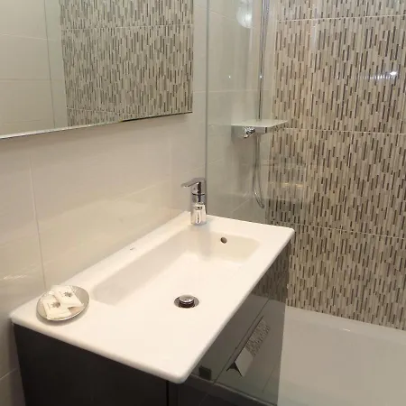 Heart Of Old Town Apartment - Steps From The Beach Daire